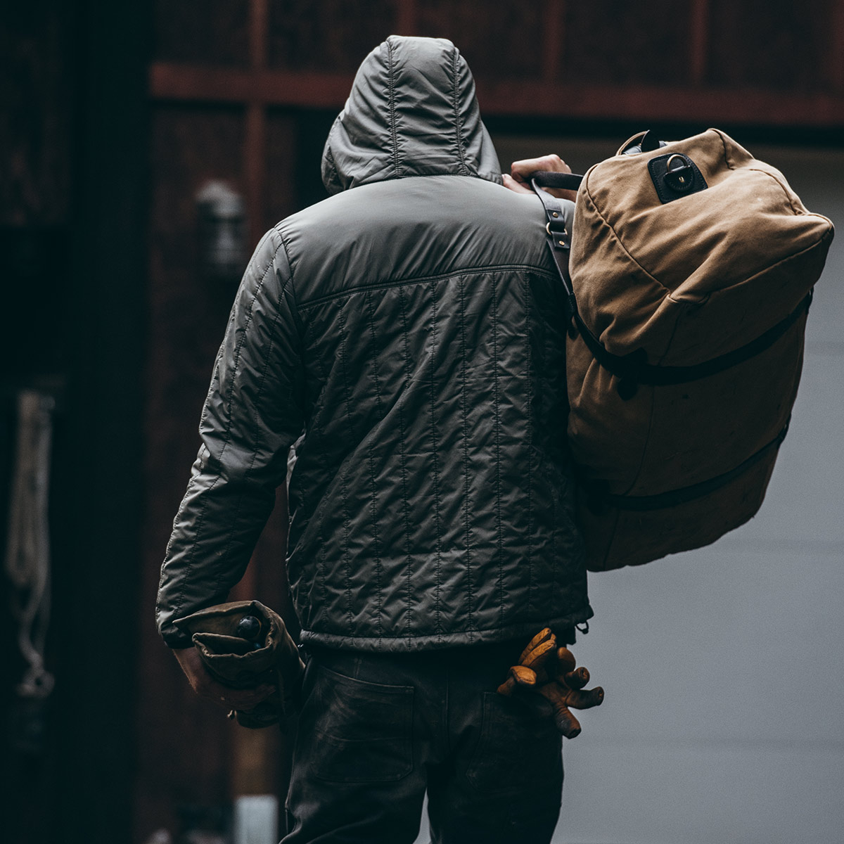 Filson Ultra Light Hooded Jacket Black, Ultraleichte PrimaLoft® Gold 60g Jacke mit außergewöhnlichem Wärme-Gewichtsverhältnis