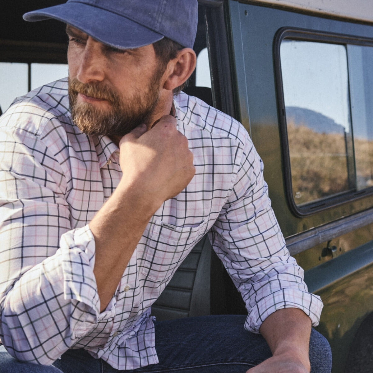 Barbour Caswell Tattersall Regular Shirt Pine Green ein Sommerhemd aus weicher Baumwolle.