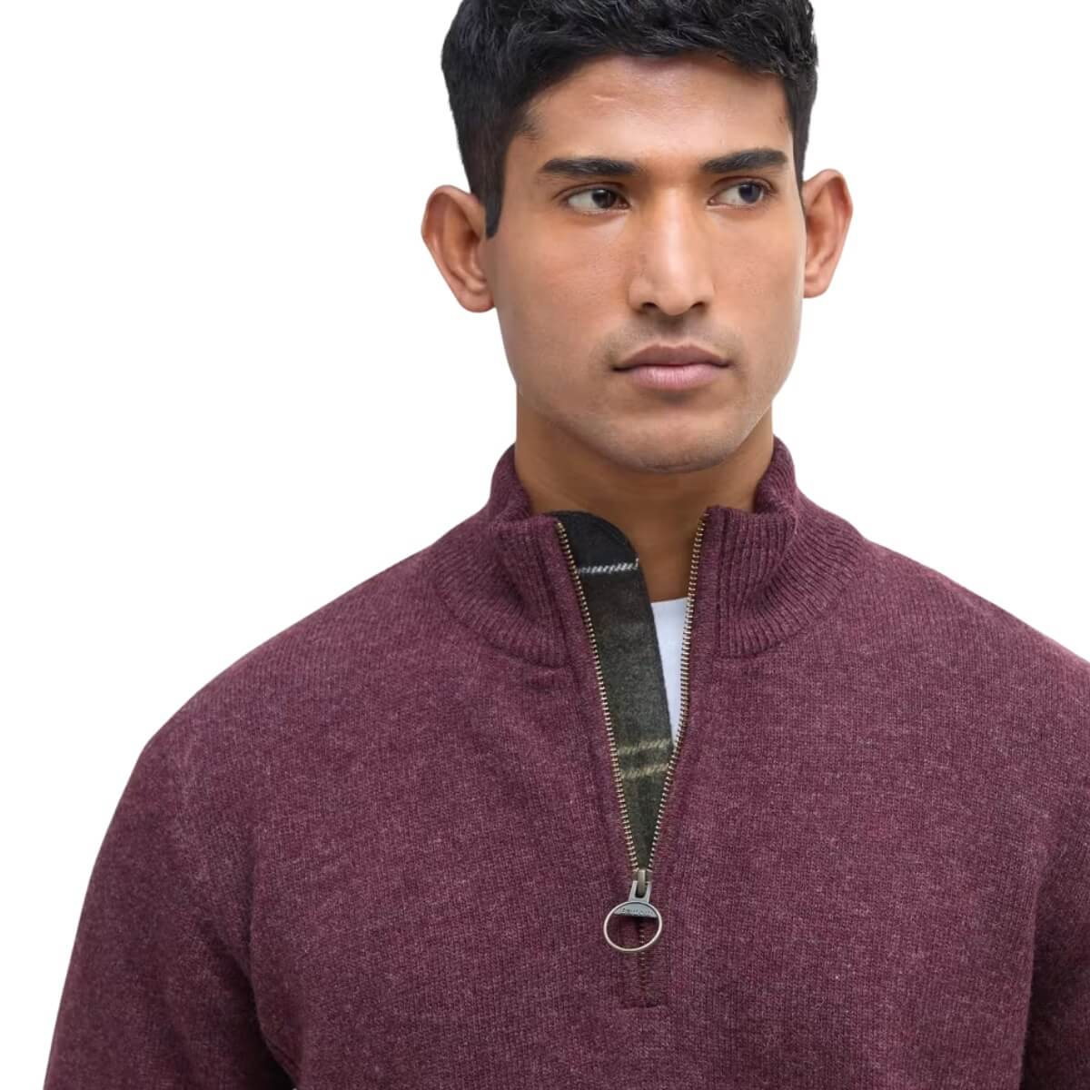 Barbour Holden Half Zip Lamswool Sweater Ruby Marl is a stylish and versatile men's jumper made from luxurious lambswool.