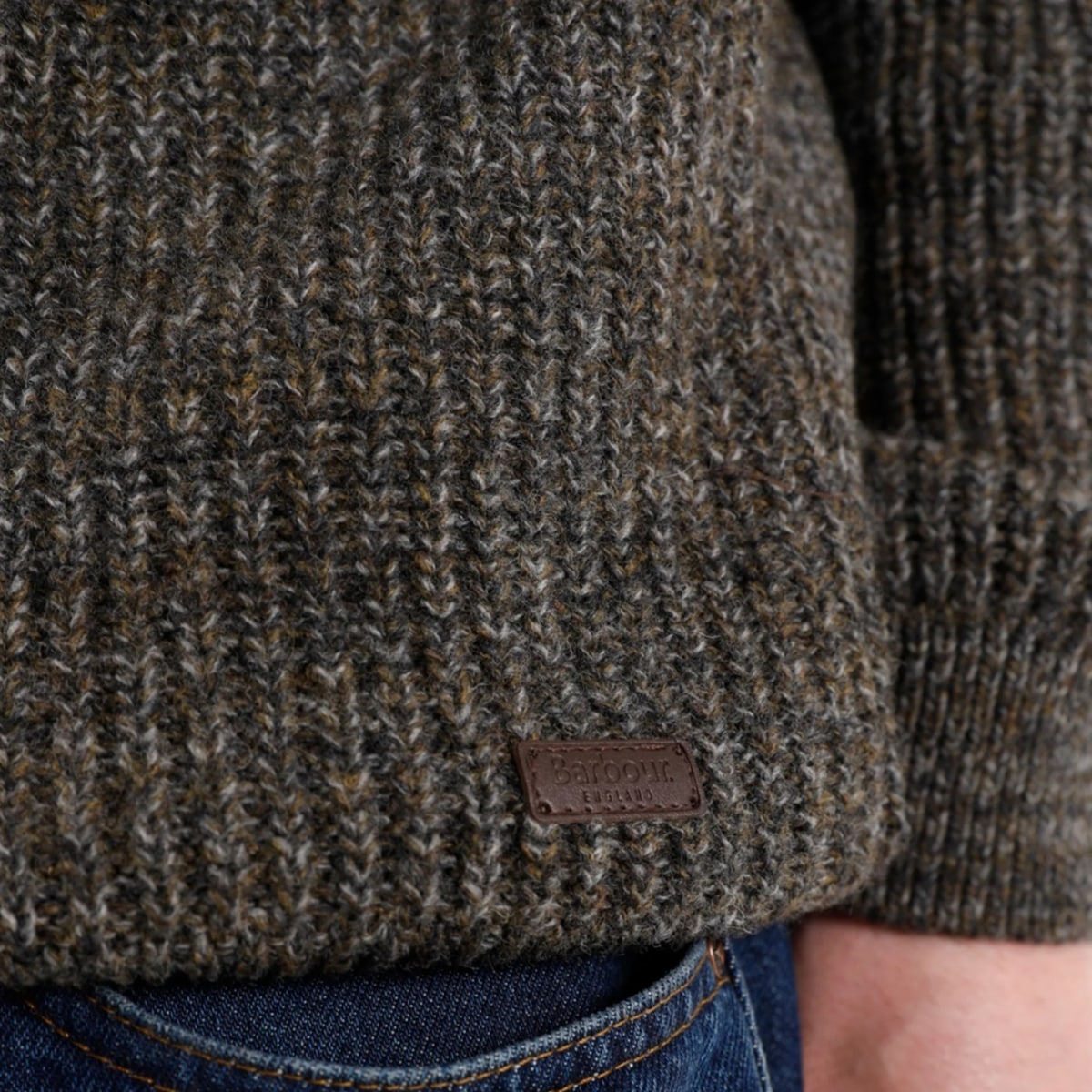 Barbour Horseford Crew Neck Jumper Olive, Pullover aus hochwertiger Lammwolle Barbour Horseford Crew Neck Jumper Olive, Pullover aus hochwertiger Lammwolle