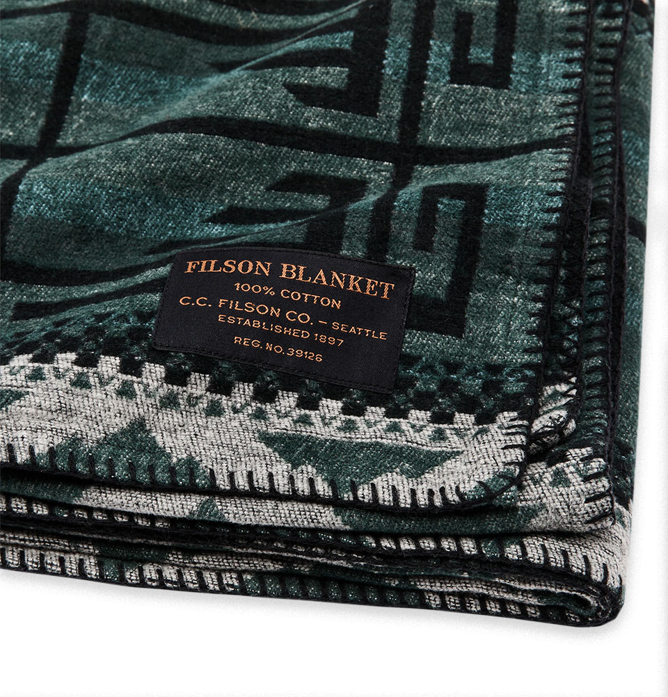 Filson Fire Mountain Blanket Black/Green/Granite, gebürstet für ein weiches Gefühl auf der Haut, sorgt für angenehmen Komfort

<p><span style=
