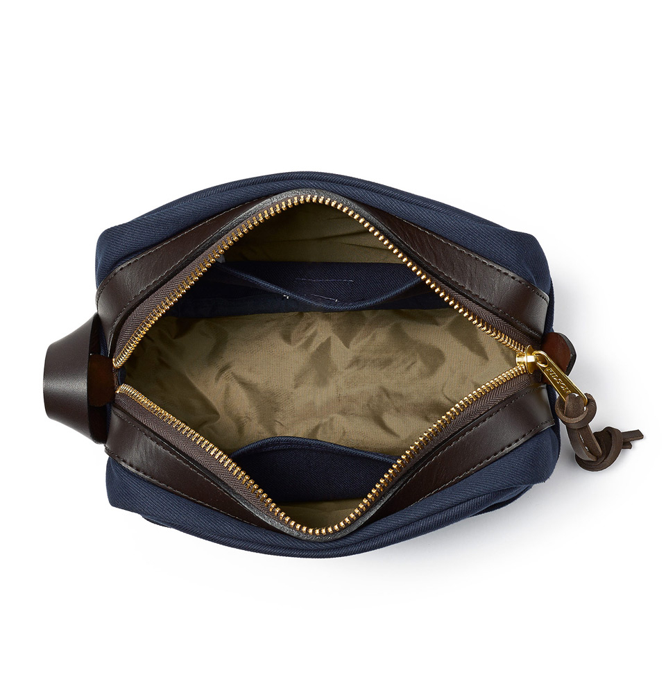 Filson Travel Kit Navy, die ultimative Kulturtasche für jede Reise, die Sie unternehmen