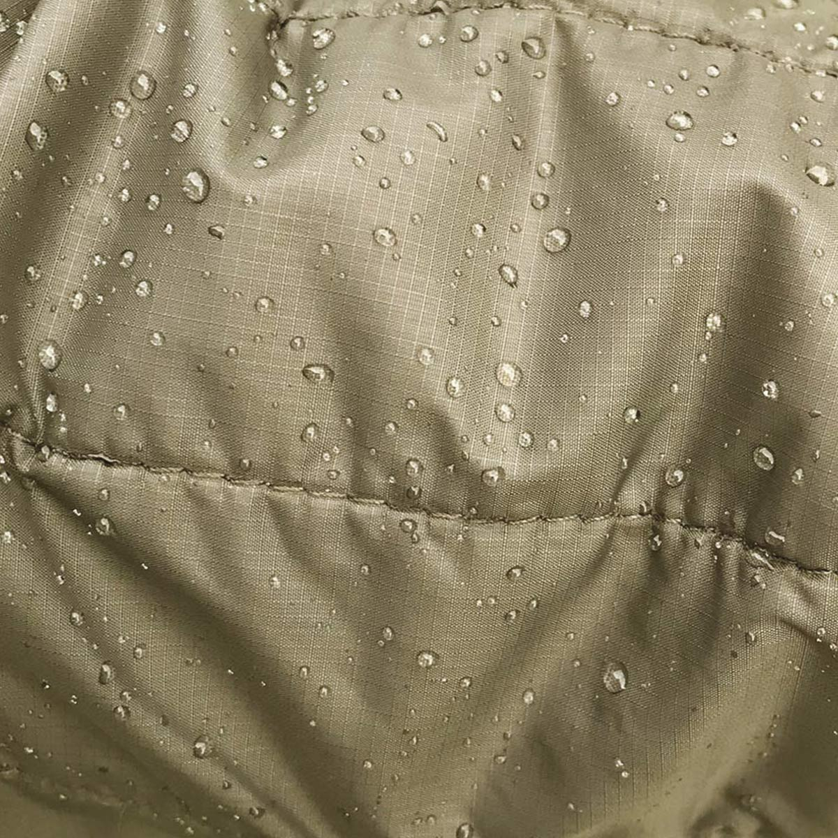 Filson Ultralight Jacket Olive Branch, PrimaLoft Gold’s überzeugende Leistung, es behält 98% seiner Isolierfähigkeit, wenn es nass ist