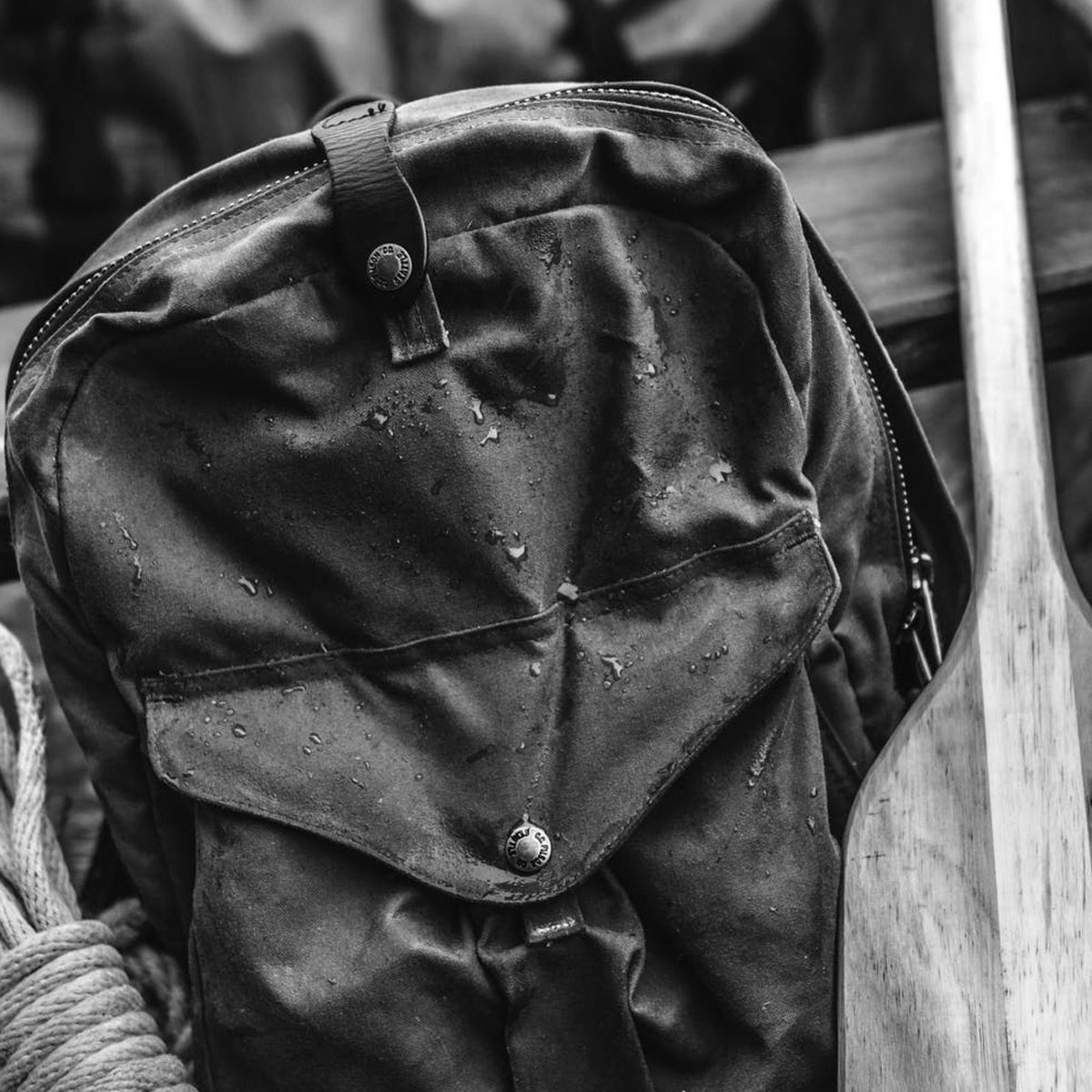 Filson Journeyman Backpack Dark Tan/Flame, für schwere Lasten mit wasserabweisender, abriebfester Leistung