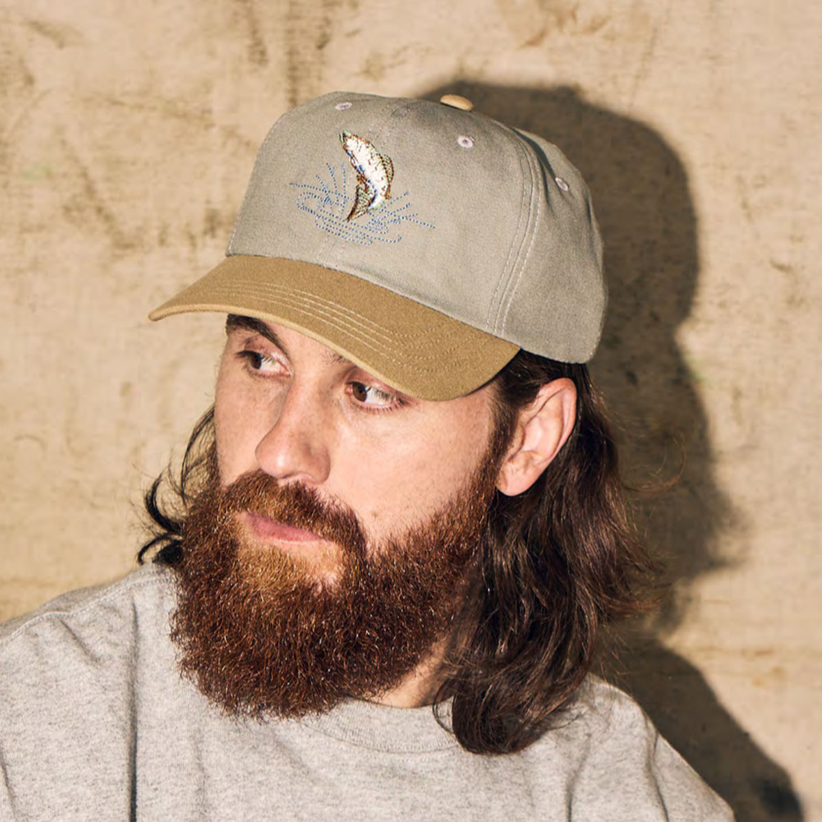 Filson Low-Profile Logger Cap Mist/Leaping Fish, für jahrelangen Einsatz