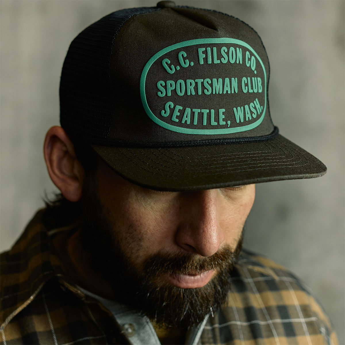 Filson Trucker Mesh Cap Dark Forest/Sportsman, klassische Trucker Mesh Cap mit einem ca. 7,5 cm vorgebogenen Schirm