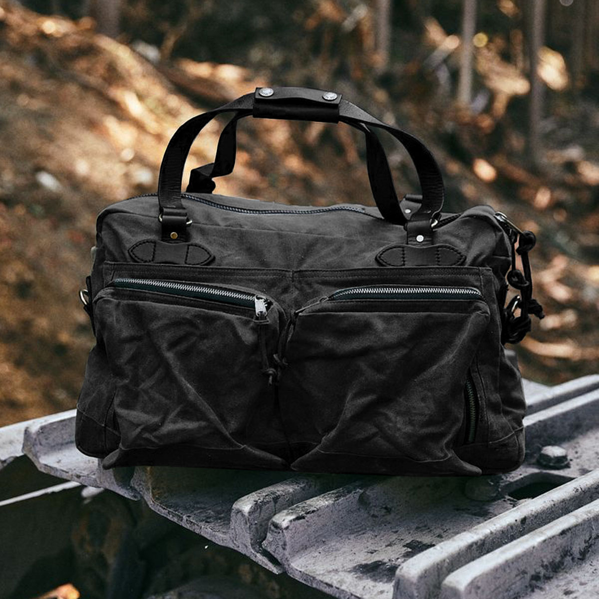 Filson 48-Hour Tin Cloth Duffle Bag Cinder, eine robuste Duffle Bag mit großen Fächern für ein verlängertes Wochenendep