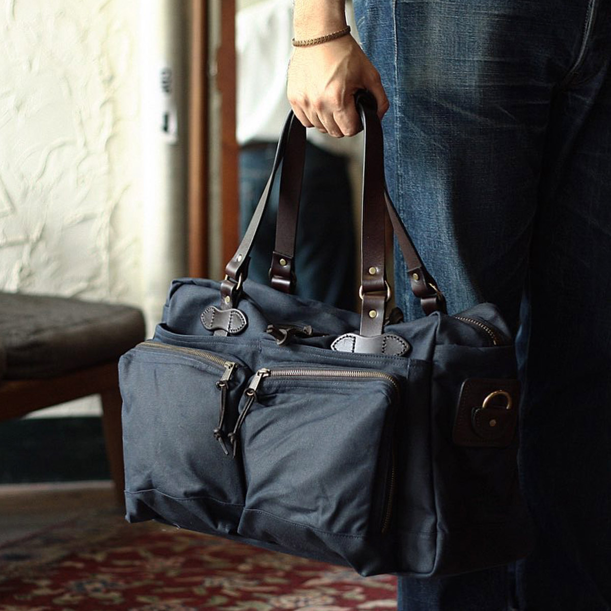 Filson 48-Hour Tin Cloth Duffle Bag Navy, diese tolle Tasche ist der perfekte Geschäftspartner auf Reisen