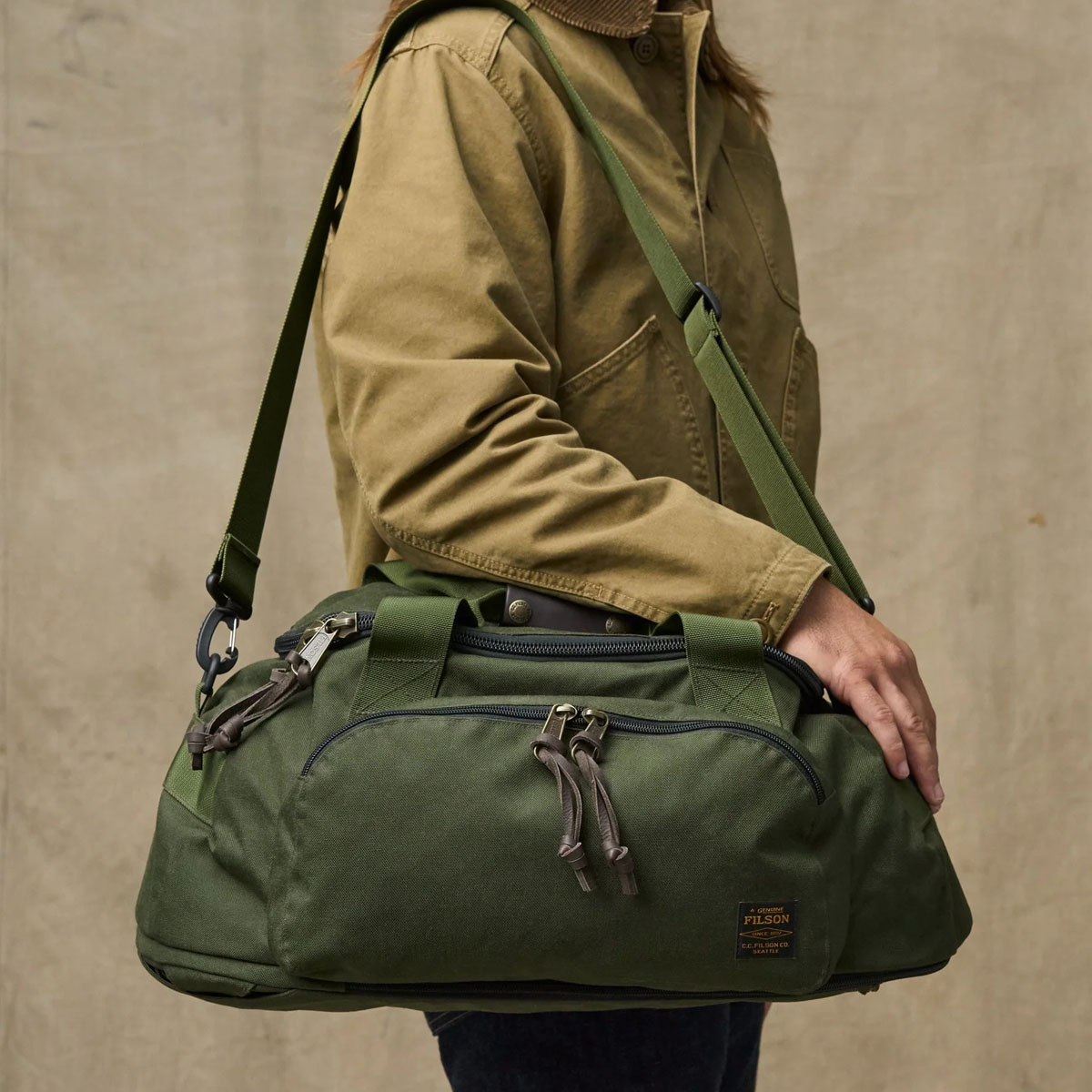 Filson Dryden Duffle Pack Otter Green, A Rugged, Versatile Duffle-Backpack Built for Every Journey Filson Dryden Duffle Pack Otter Green, A Rugged, Versatile Duffle-Backpack Built for Every Journey