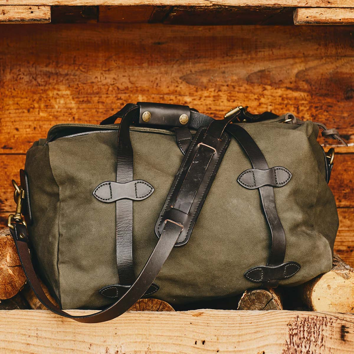 Filson Rugged Twill Duffle Bag Small Otter Green, reisetasche mit einen großzügigen Stauraum