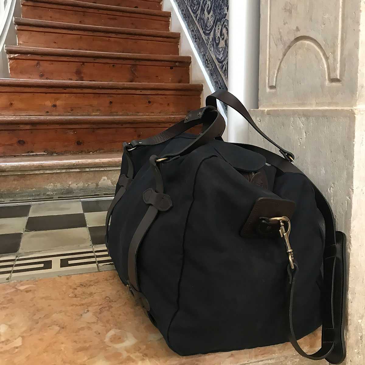 Filson Rugged Twill Duffle Bag Large Navy, Ultimative Reisetasche hergestellt für Schwersteinsätze