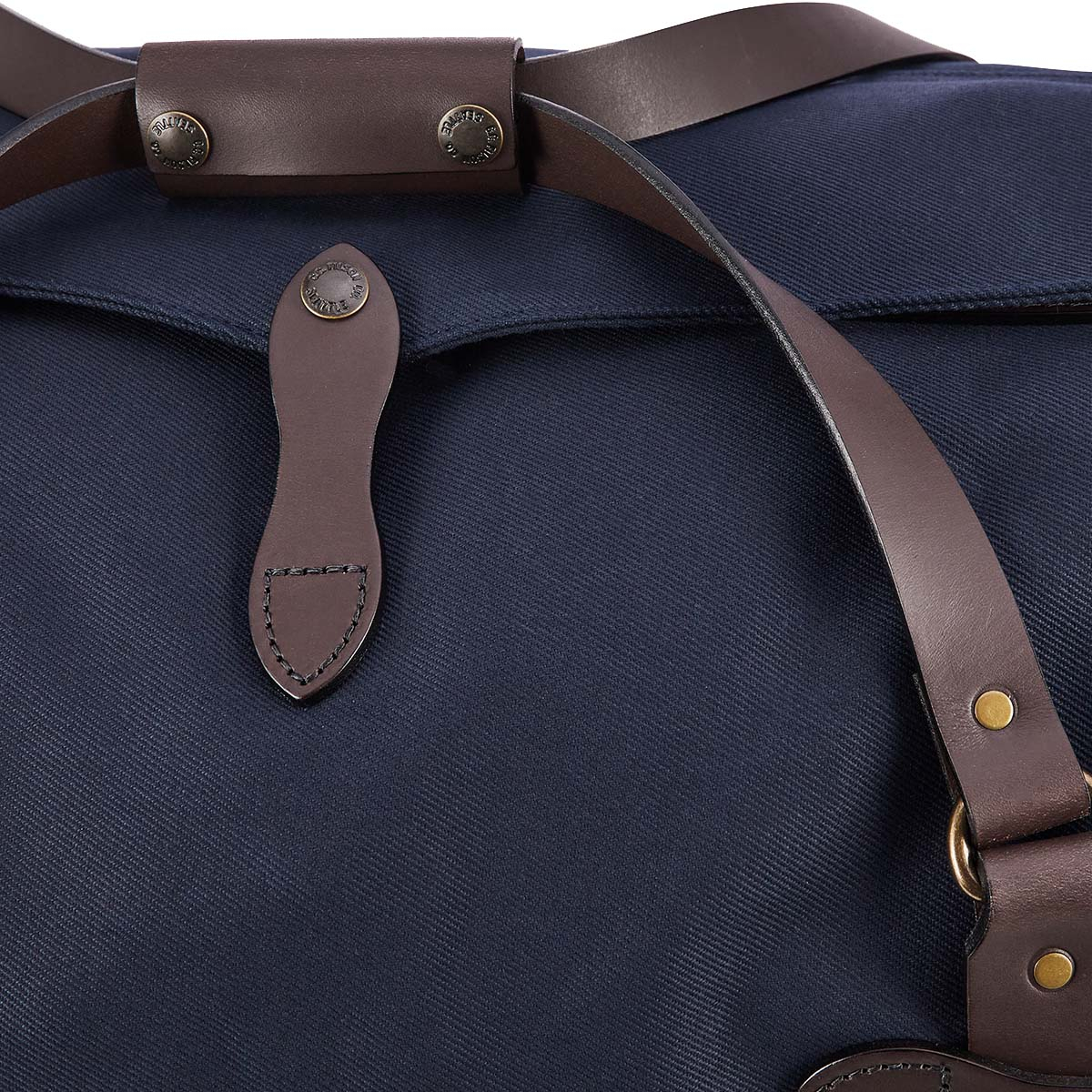 Filson Rugged Twill Duffle Bag Large Navy, entwickelt um viele Sachen mitnehmen zu können