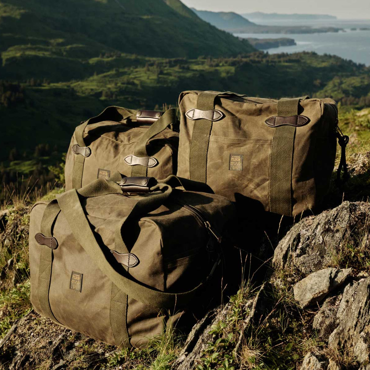 Filson Tin Cloth Medium Duffle Bag Otter Green, diese tolle Tasche ist der perfekte Geschäftspartner auf Reisen Filson Tin Cloth Medium Duffle Bag Otter Green, diese tolle Tasche ist der perfekte Geschäftspartner auf Reisen
