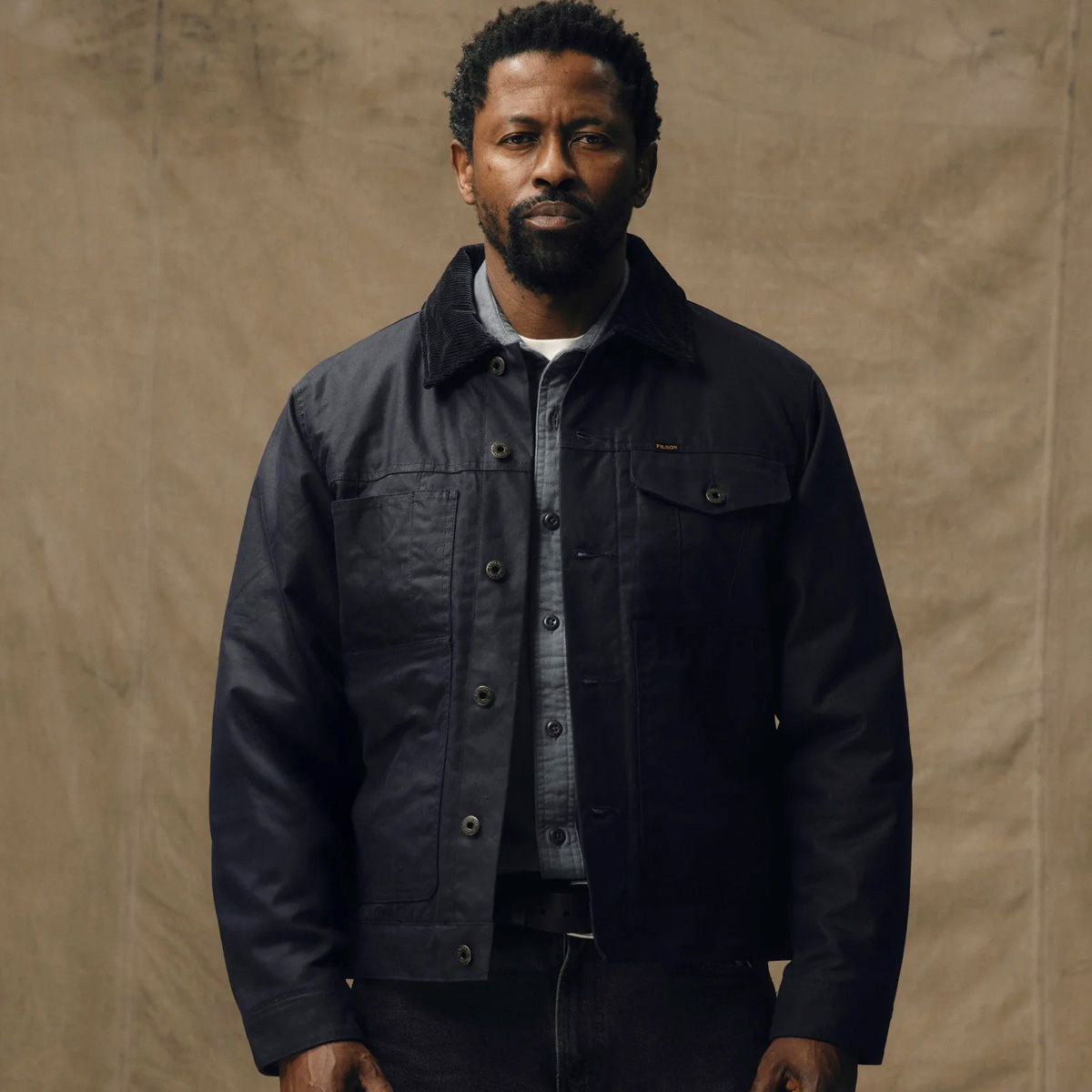 Filson Insulated Short Cruiser Harbor Blue, Iconic Waxed Cotton Jacket with PrimaLoft® Gold-Isolierung