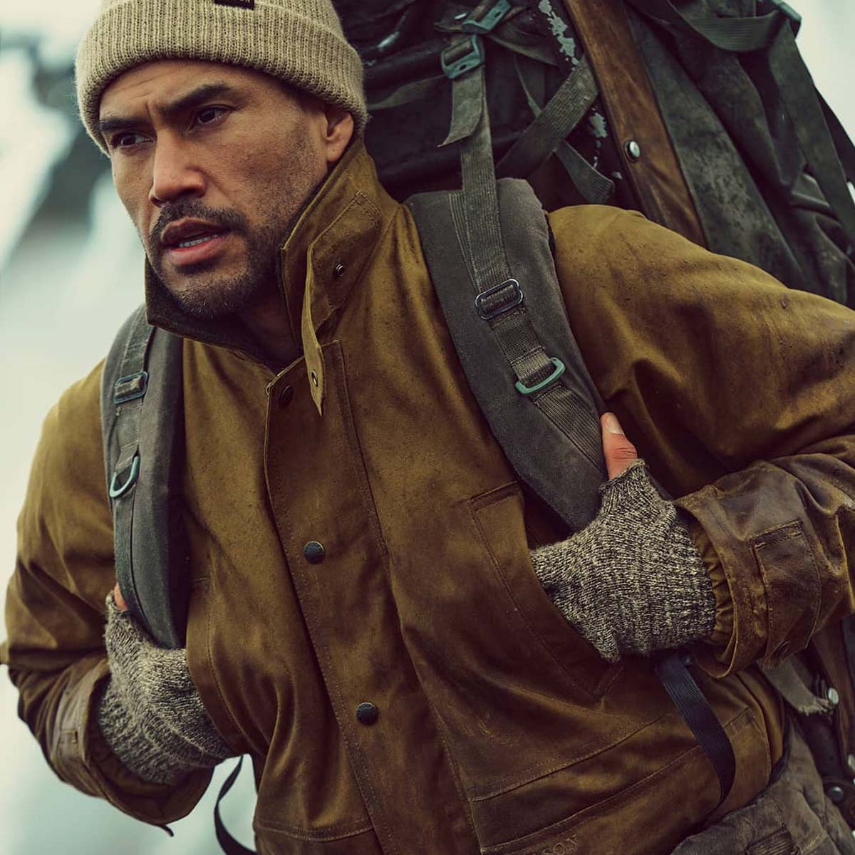 Filson Lined Tin Cloth Field Jacket Dark Tan, hergestellt aus dem legendären superstarken, leichten und ölimprägnierten Tin Cloth Canvas Filson Lined Tin Cloth Field Jacket Dark Tan, hergestellt aus dem legendären superstarken, leichten und ölimprägnierten Tin Cloth Canvas