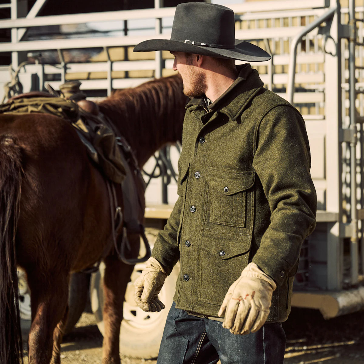 Filson Mackinaw Wool Cruiser Jacket Forest Green, für Komfort, natürliche Wasserabweisung und isolierende Wärme bei jedem Wetter.