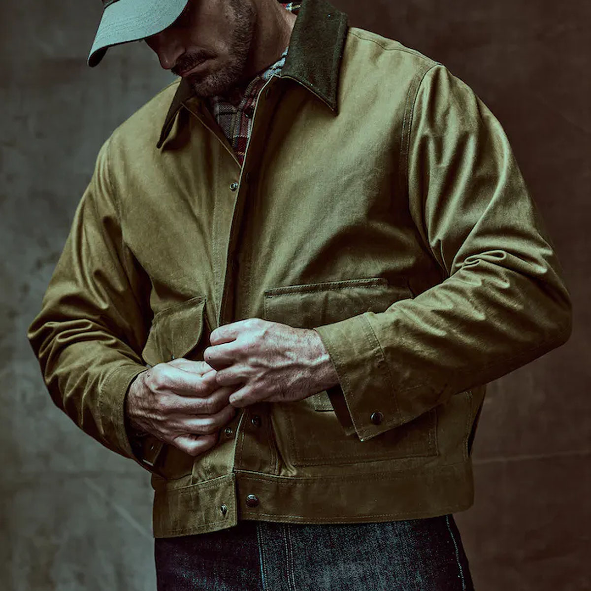 Filson Tin Cloth Work Jacket Dark Tan, die ideale Arbeitsjacke für kaltes, nasses Wetter