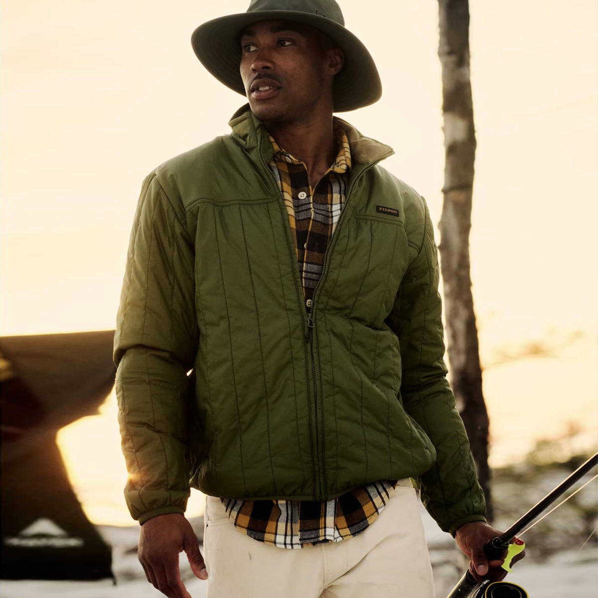 Filson Ultralight Jacket Cypress, perfekt als Außenhülle oder unter einer dicken Jacke geeignet und sorgt für Wärme bei extremer Kälte