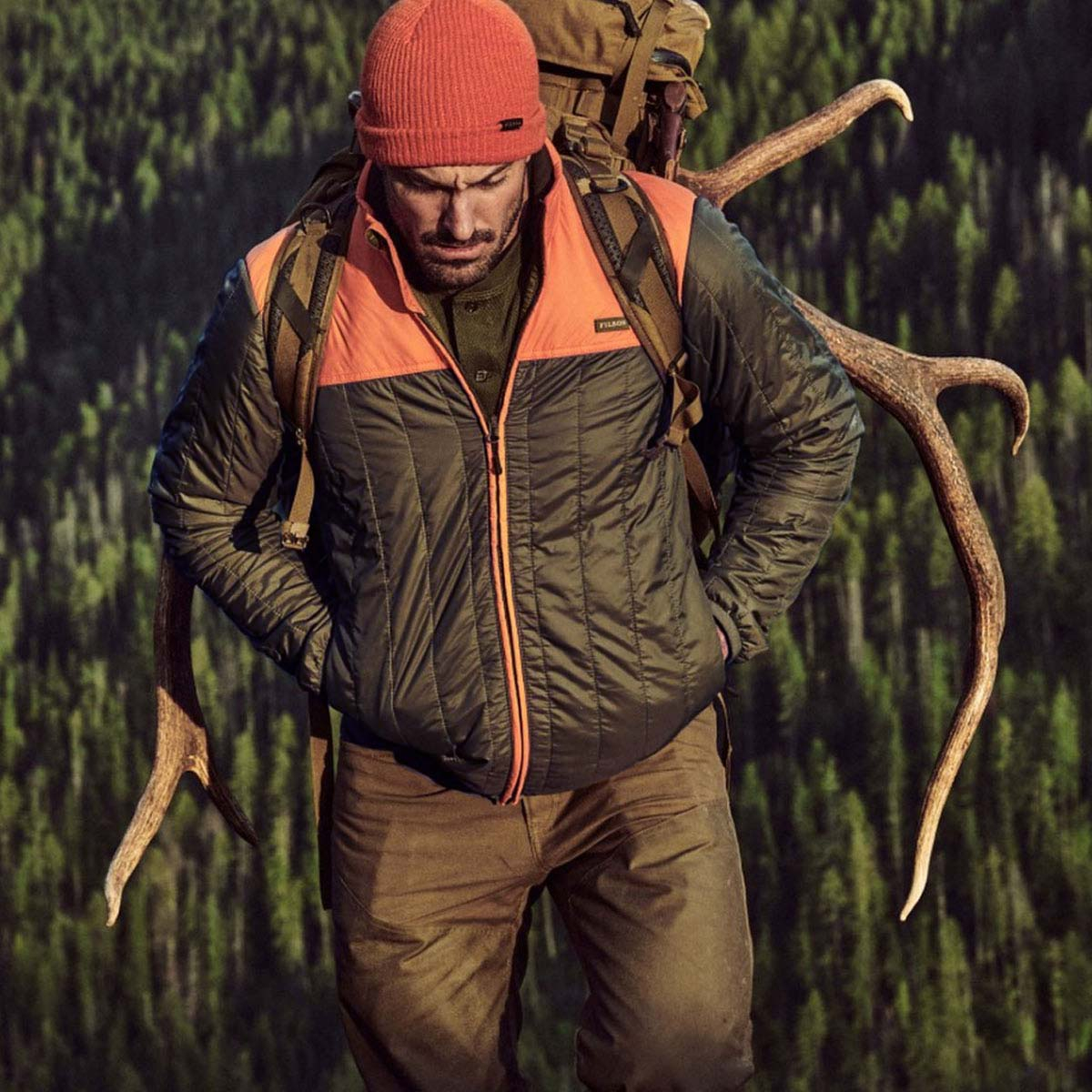 Filson Ultralight Jacket Dark Forest/Bourbon, perfekt als Außenhülle oder unter einer dicken Jacke geeignet und sorgt für Wärme bei extremer Kälte