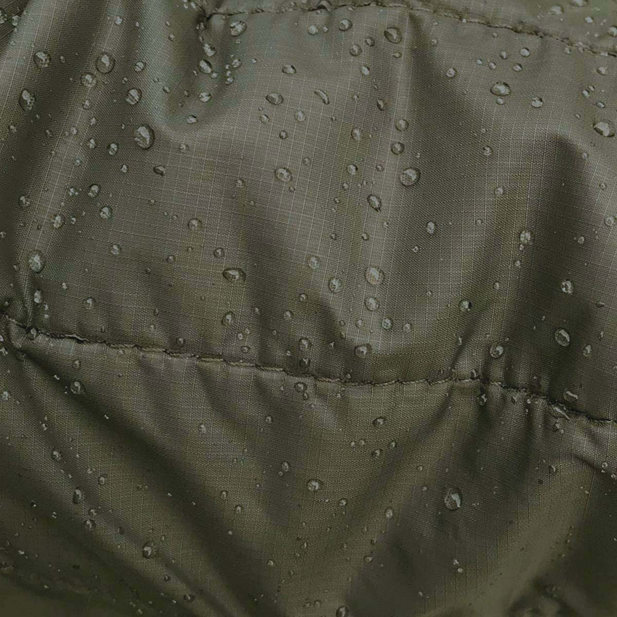 Filson Ultralight Jacket Dark Forest/Bourbon, PrimaLoft Gold’s überzeugende Leistung, es behält 98% seiner Isolierfähigkeit, wenn es nass ist