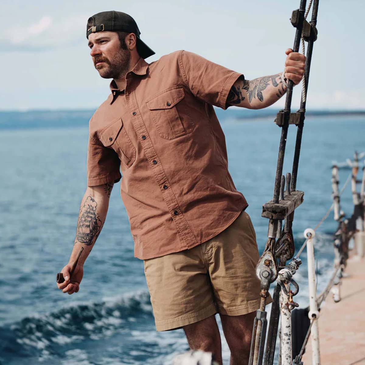 Filson Oakville Canvas Shorts Slate Olive, Getragen zusammen mit einem Filson Denim Guide Shirt Rinse Indigo