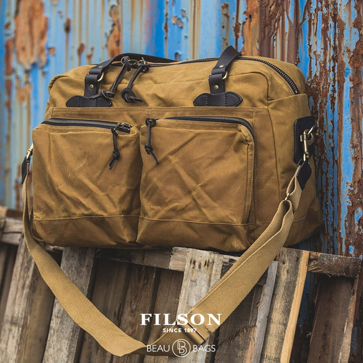 Filson 48-Hour Tin Cloth Duffle Bag Dark Tan, eine robuste Duffle Bag mit großen Fächern für ein verlängertes Wochenendep