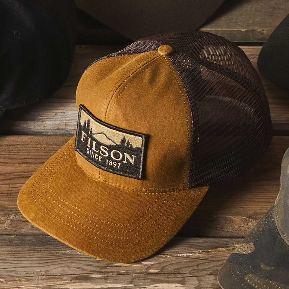 Filson Logger Mesh Cap 11030237-Dark Tan, strapazierfähige Kappe aus ikonischem, wasserabweisendem Tin Cloth