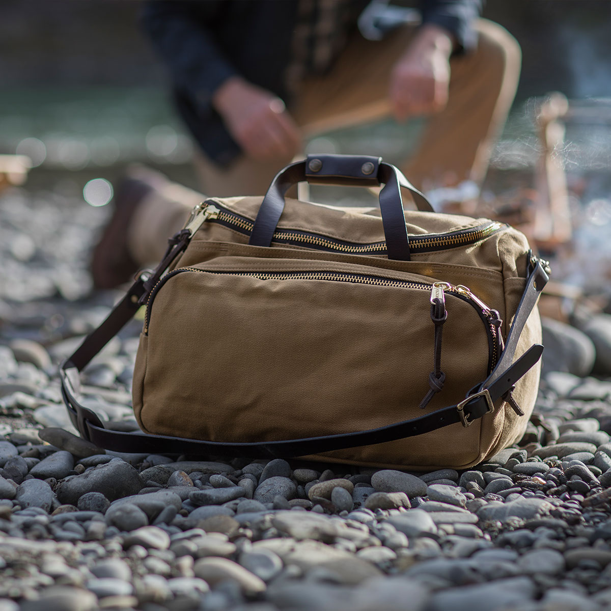 Filson Sportsman Utility Bag Tan, vielseitige Sporttasche fur Reisen