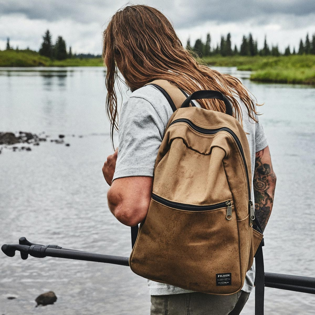 Filson Bandera Backpack 20092142-Sepias, is made with industrial-strength Rugged Twill for years of reliability