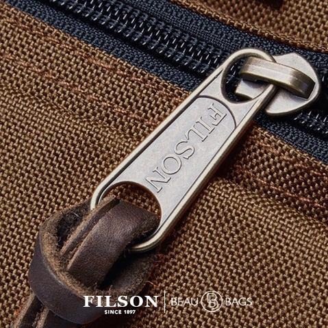 Filson Ballistic Nylon Dryden Briefcase Whiskey, aus abriebfestem ballistischem Nylon gefertigt, das auch bei starker Belastung hält
