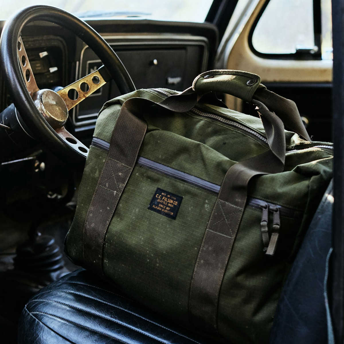 Filson Ripstop Nylon Pullman 20115932-Surplus Green, robuste und vielseitige Reisetasche