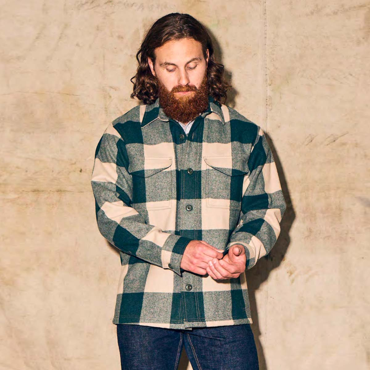 Filson Wool Jac-Shirt Pine/Beige Check, ein Überhemd, eine Isolierschicht oder eine leichte Jacke–es funktioniert auf jeden Fall