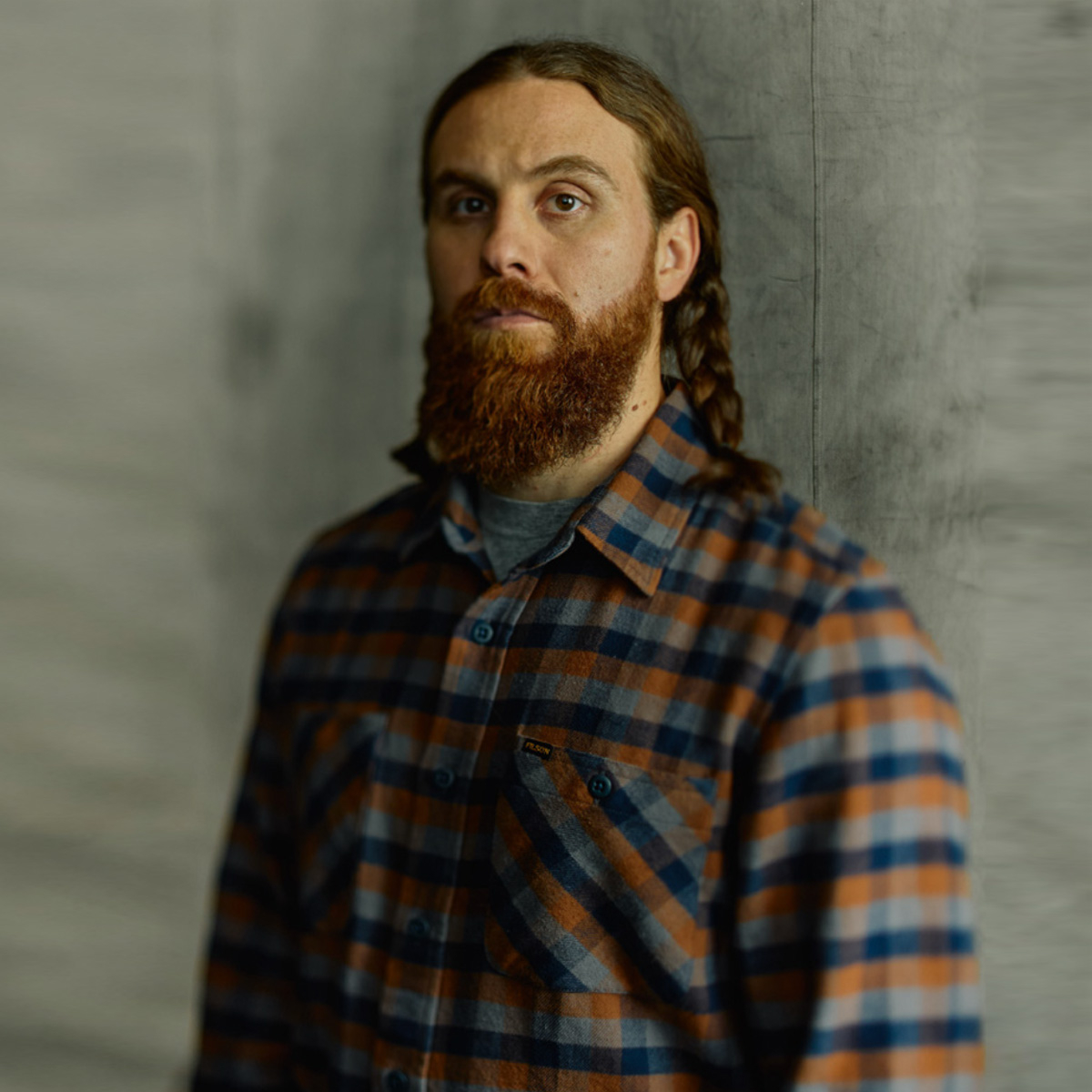 Filson The Rangeland Flannel Shirt Navy/Orange/Multi Check, ein neues, mittelschweres Hemd aus ultraweichem Baumwollflanell