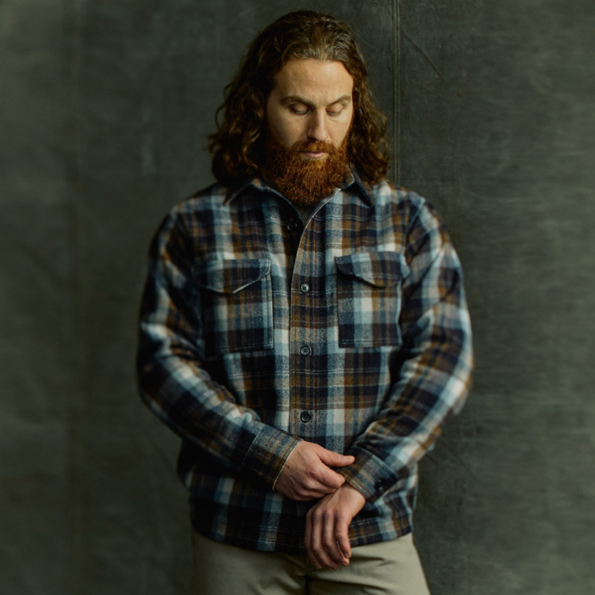 Filson Wool Jac-Shirt Brown/Light Blue Multi Plaid, ein &Uuml;berhemd, eine Isolierschicht oder eine leichte Jacke&ndash;es funktioniert auf jeden Fall