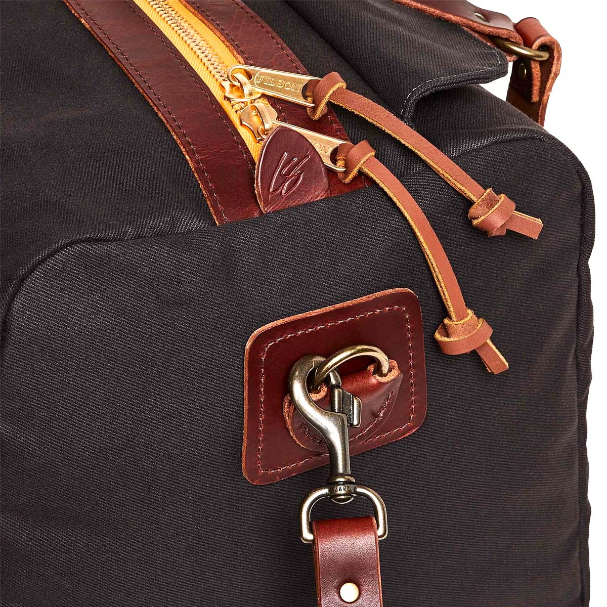 Filson Traveller Medium Duffle Bag Stapleton Cinder, Farben für Stoff, Reißverschluss und Leder von Chris Stapleton ausgewählt