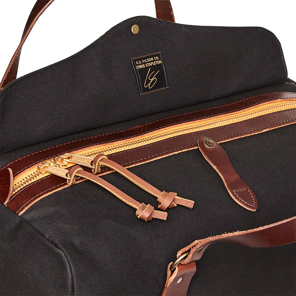 Filson Traveller Medium Duffle Bag Stapleton Cinder, Limitierte Auflage der Medium Duffle aus der charakteristischen wasserfesten Rugged Twill-Baumwolle