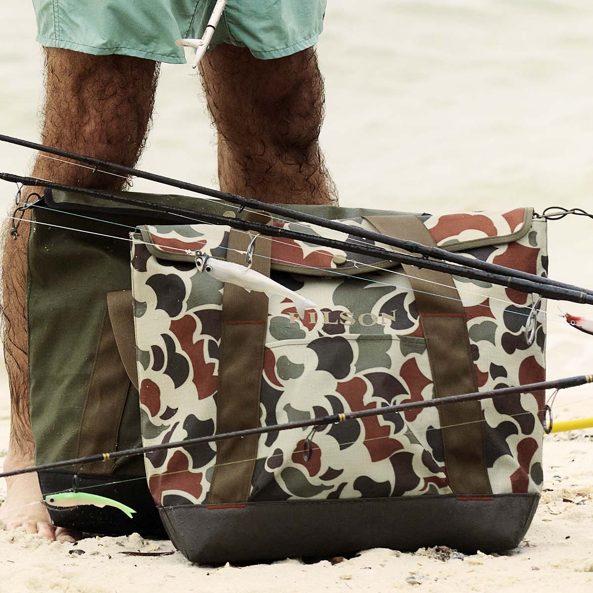 Filson Scout Tote Bag Shrub Camo/Canteen/Covert, Vielseitige Tragetasche, die die Ausrüstung auch bei rauem Wetter trocken hält