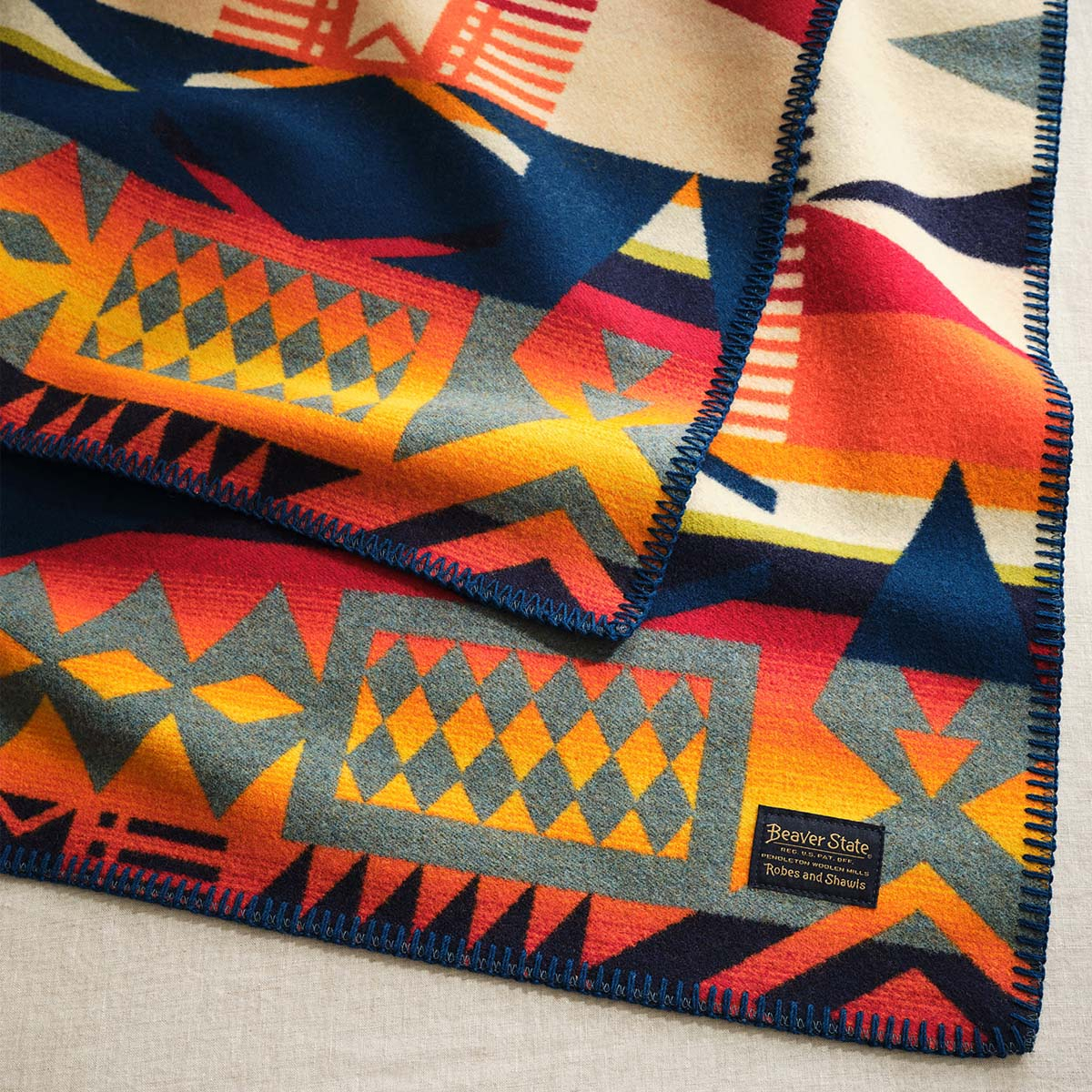 Pendleton Jacquard Unnapped Robe Fire Legend Sunset, Perfekte Decke für kühle Nächte