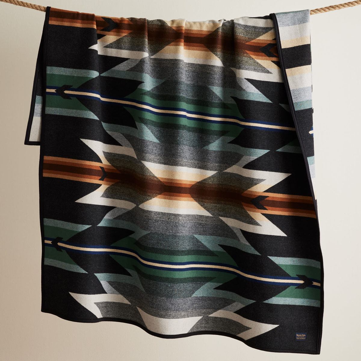 Pendleton Jacquard Unnapped Robe Wyeth Trail Oxford, Perfekte Decke für kühle Nächte
