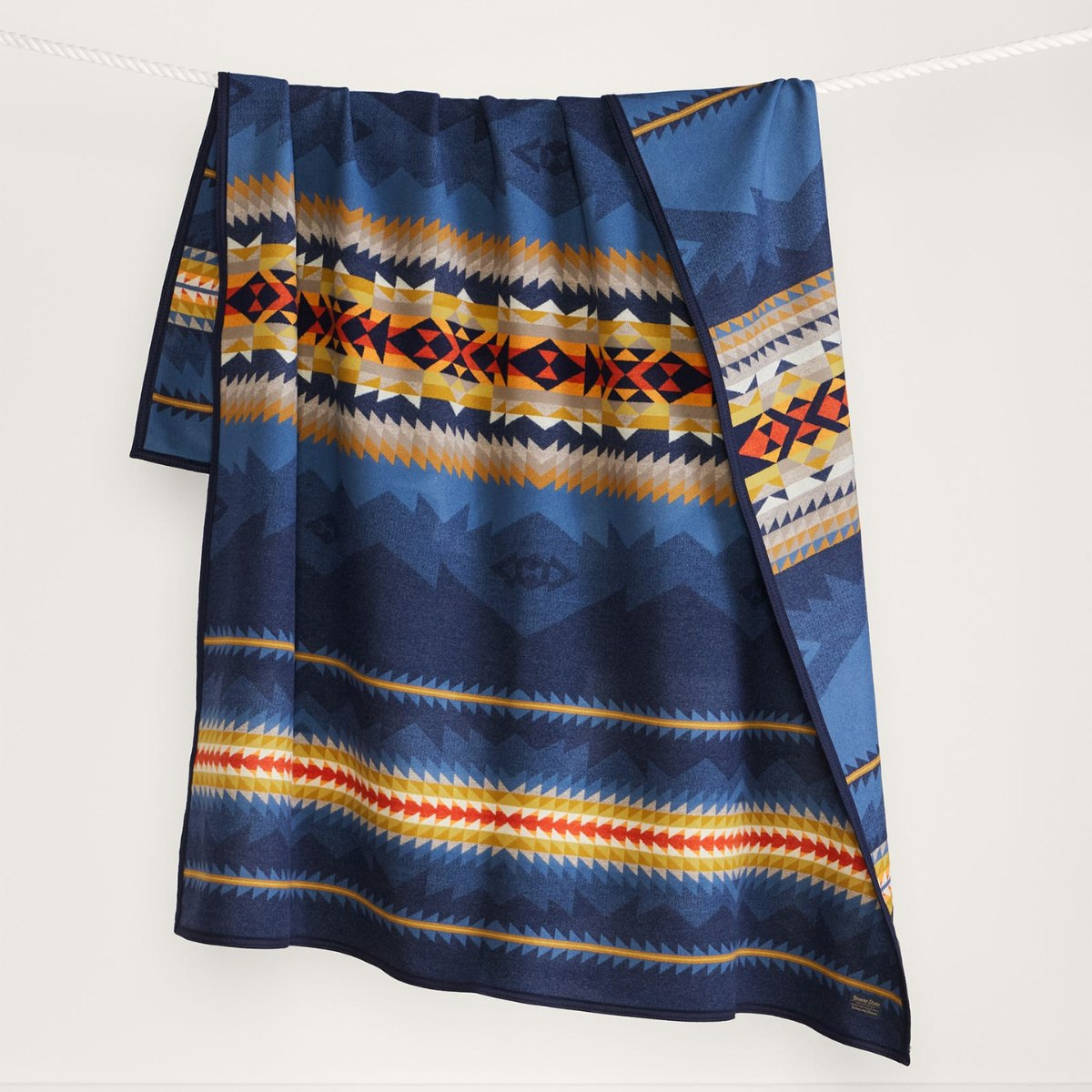 Pendleton Jacquard Unnapped Blanket Robe Cascadia, perfekte Decke für kühle Abende