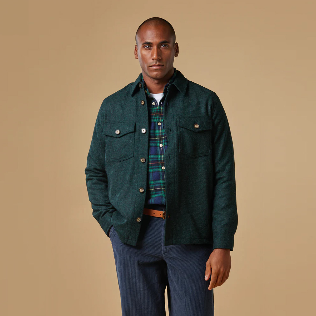 Portuguese Flannel Wool Field Overshirt Green, hergestellt von Handwerksmeistern in den alten Städten Nordportugals