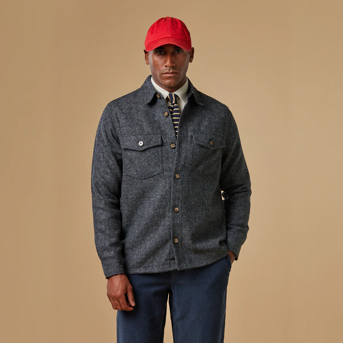 Portuguese Flannel Wool Field Overshirt Grey, hergestellt von Handwerksmeistern in den alten Städten Nordportugals