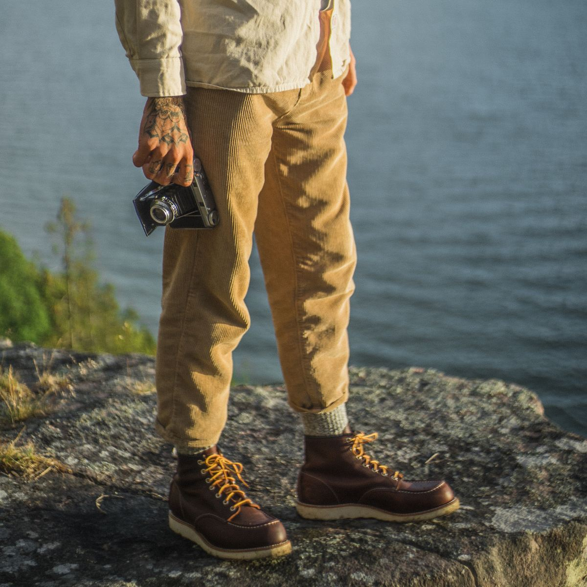 The premium Briar Oil Slick leather develops a unique patina over time. Made in USA