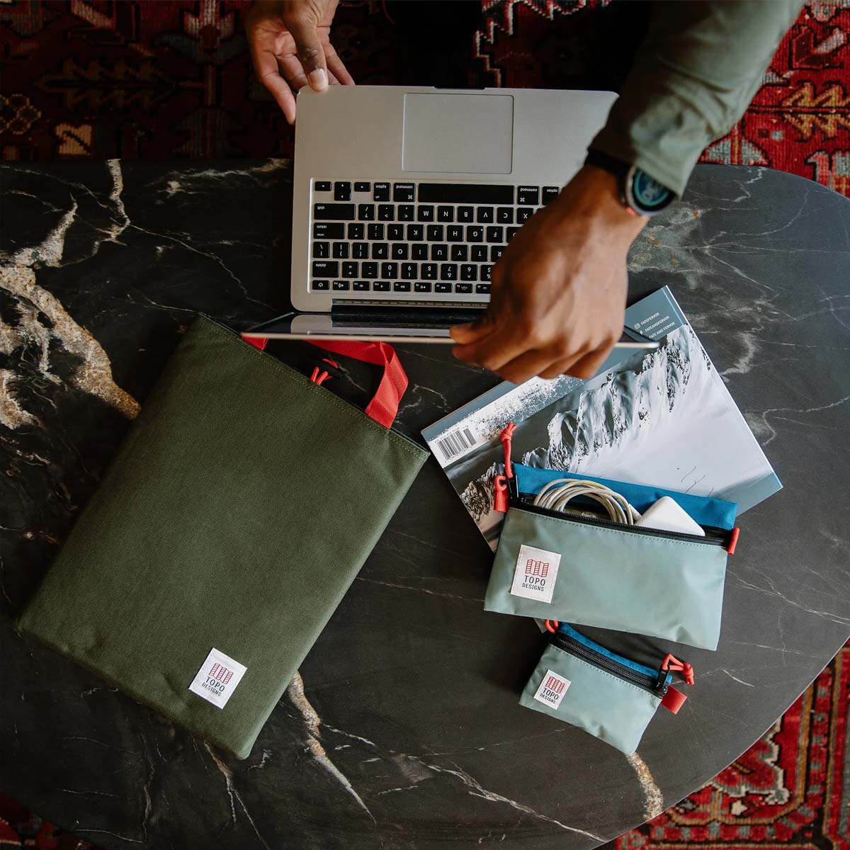 Topo Designs Laptop Sleeve, hergestellt aus 1000D Nylon und gepolstertem Körper