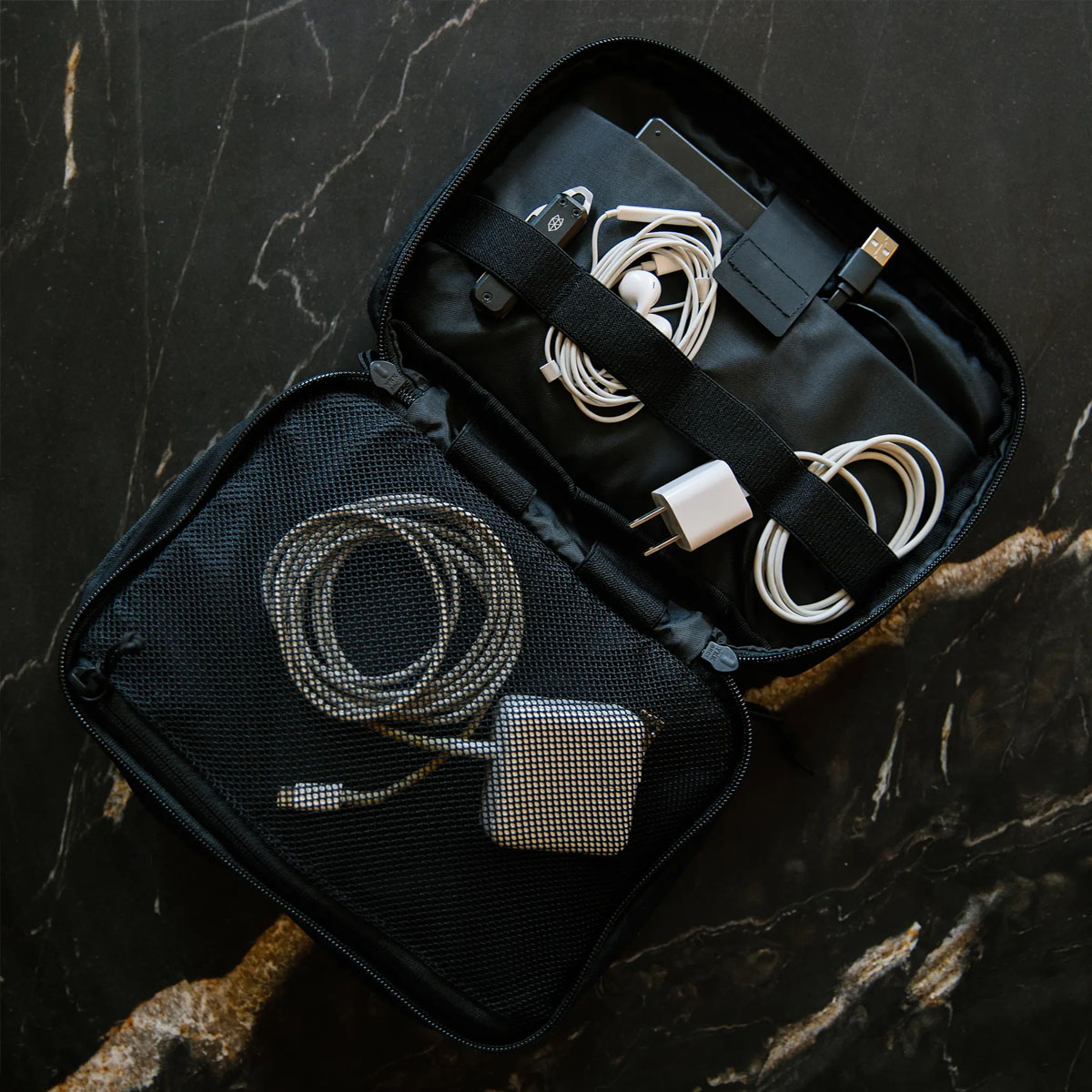 Topo Designs Tech Case Black, Perfekt zum Transportieren und Organisieren Ihrer wichtigsten Ausrüstung