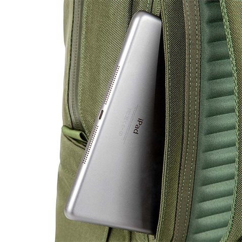 Topo Designs Daypack Tech, Laptop-Fach von der Seite zugänglich