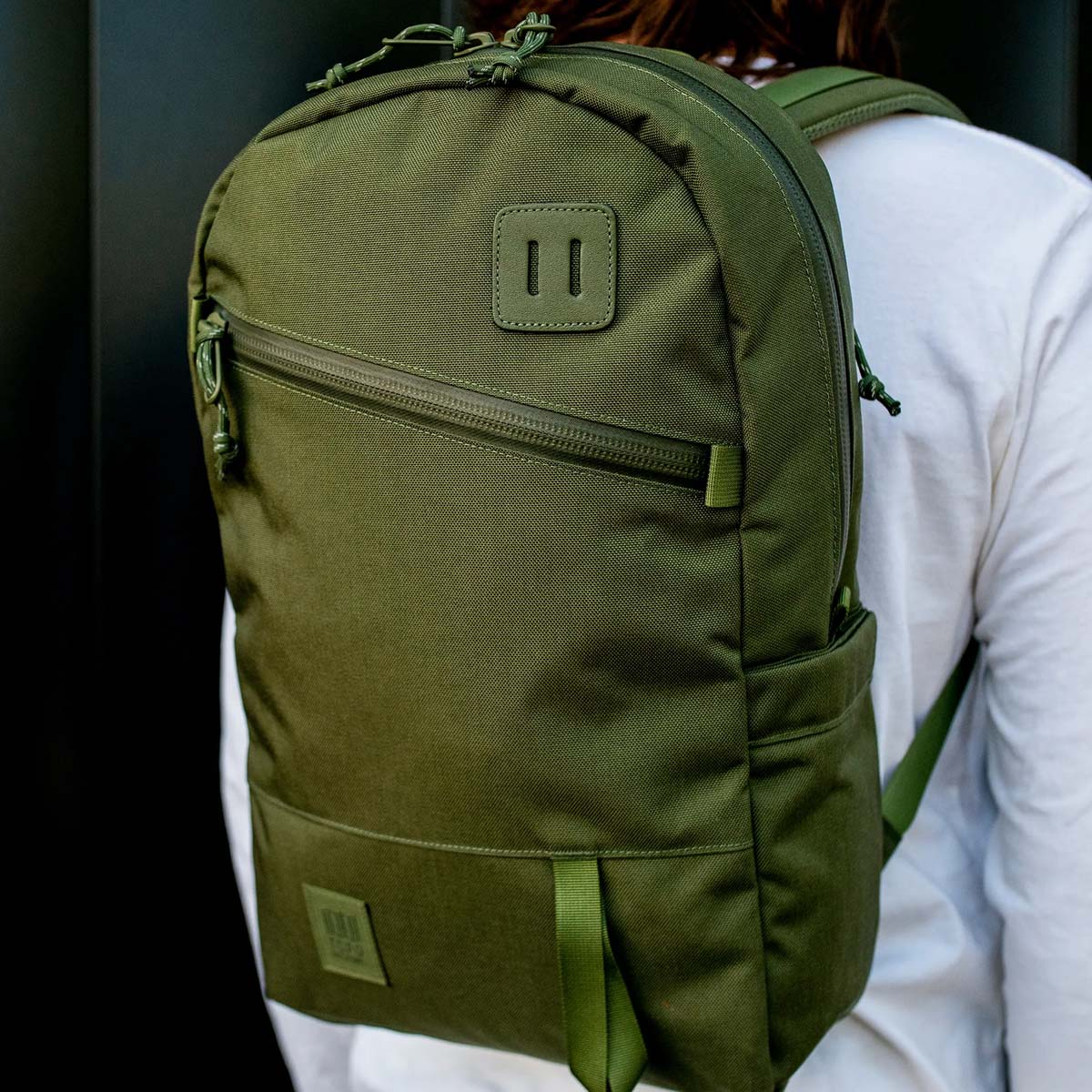 Topo Designs Daypack Tech Olive, starker Rucksack in 1000D Nylon mit 15 Zoll Laptopfach und 21 Liter Stauraum