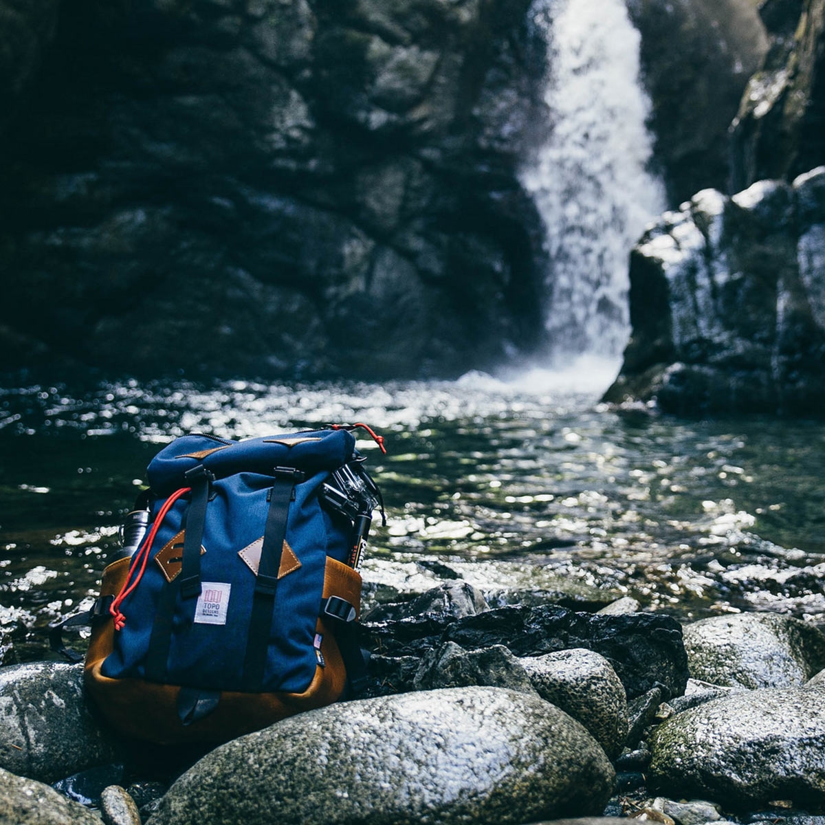 Topo Designs Klettersack Backpack Navy/Brown Leather Lifestyle, beautiful backpack for men and women